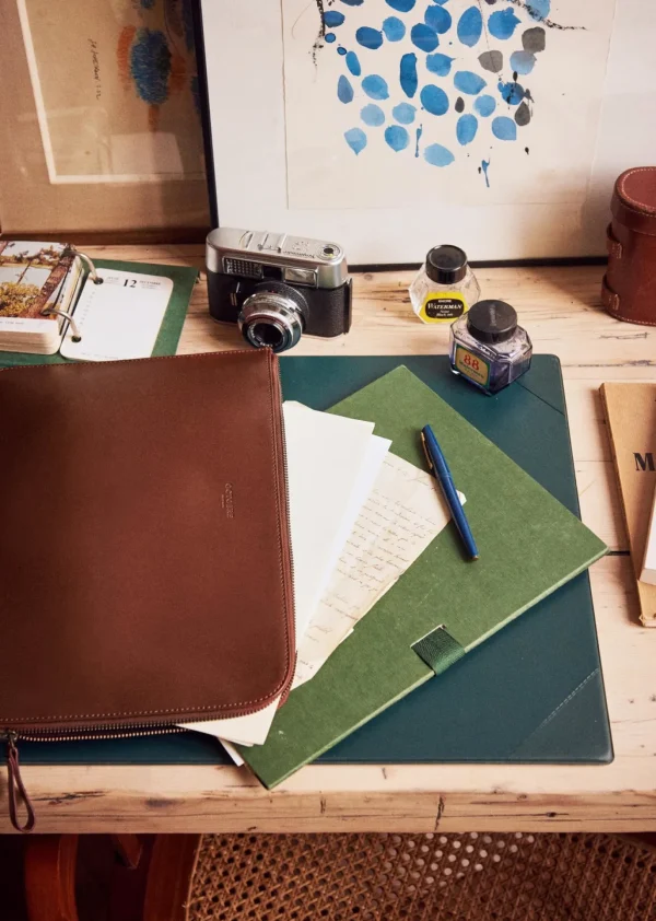 James Laptop Pouch